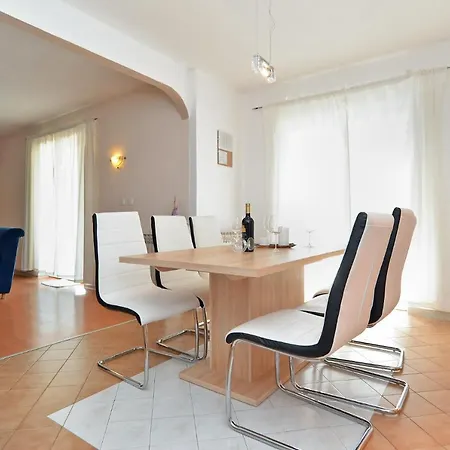 Apartment Krancici 1740